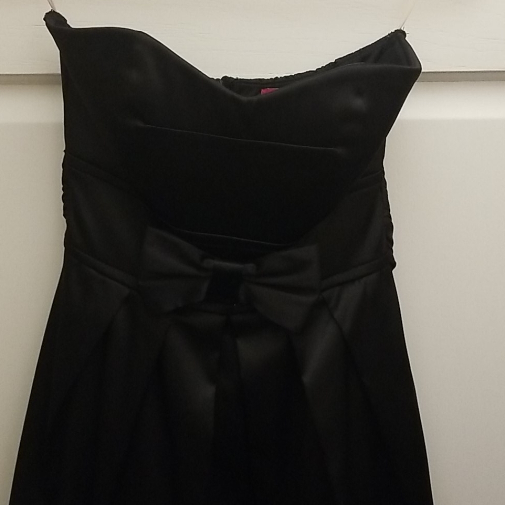 Black strapless dress